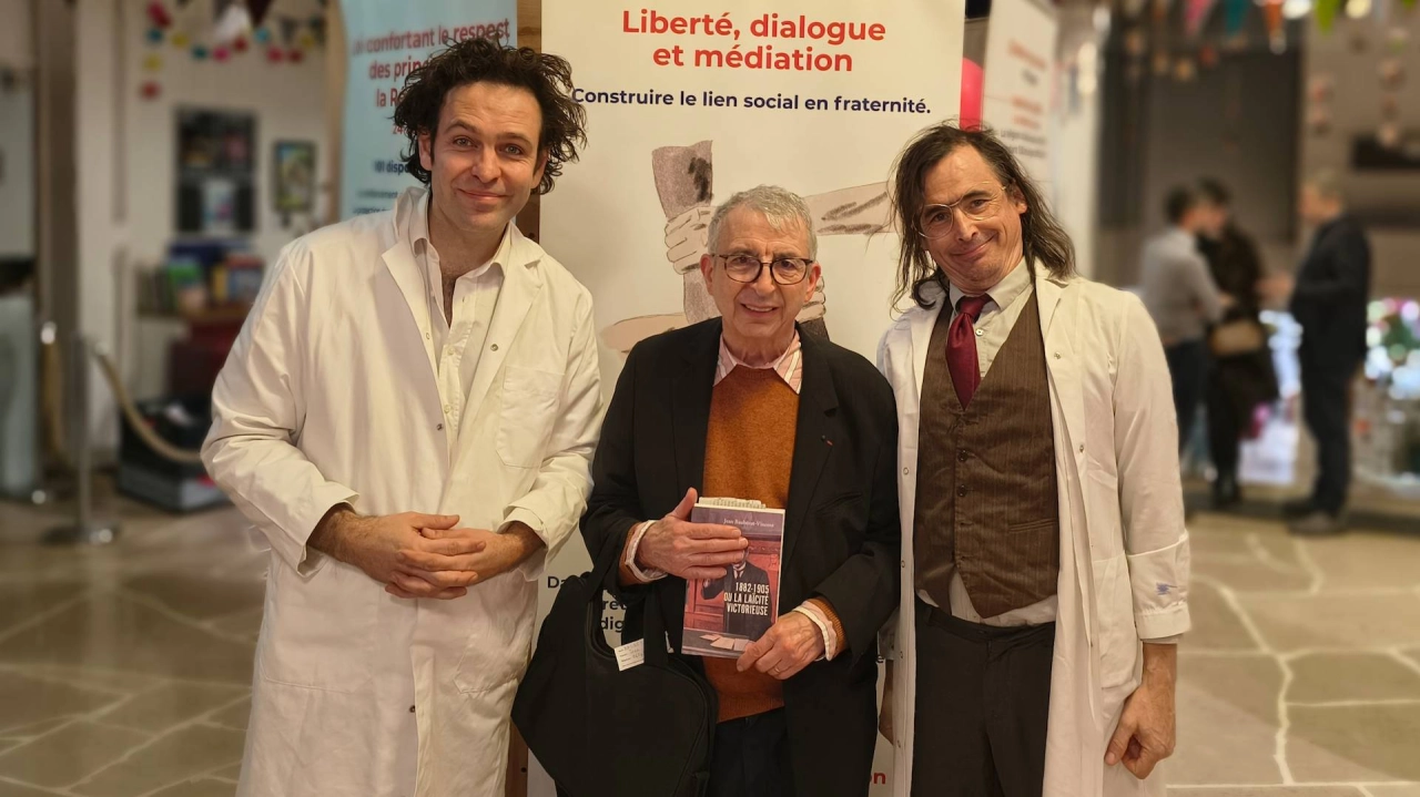 Les comédiens du P'tit Labo en présence de Jean Beaubérot-Vincent